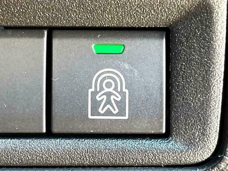 3008