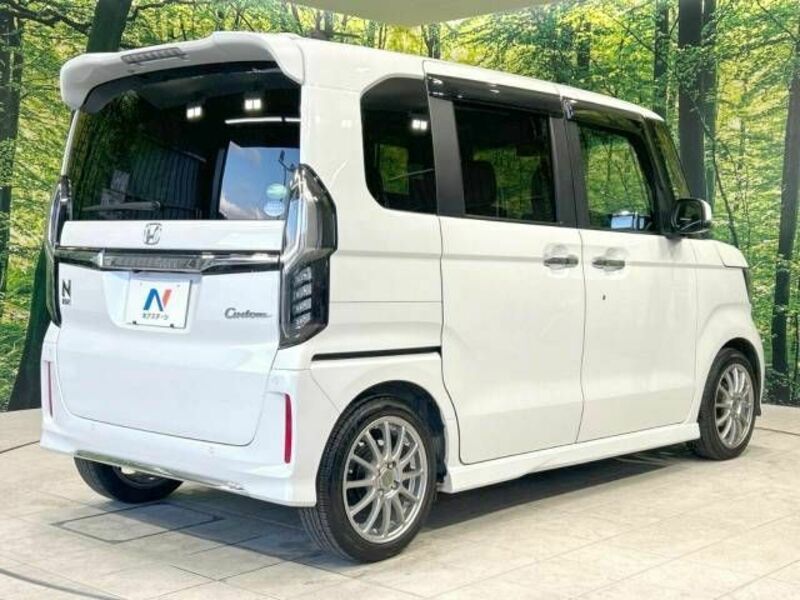 N BOX CUSTOM