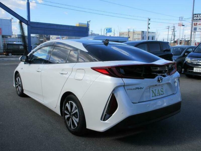 PRIUS PHV