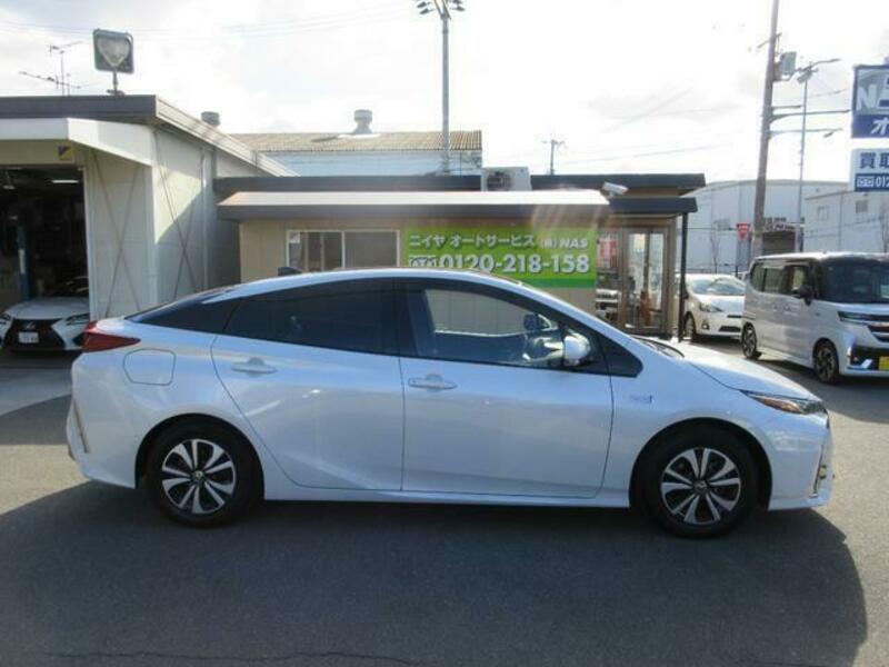 PRIUS PHV
