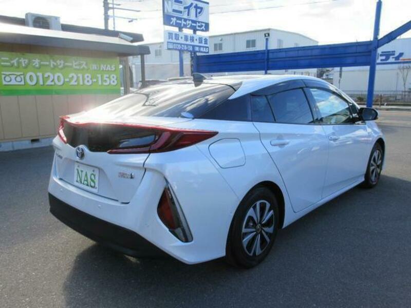 PRIUS PHV