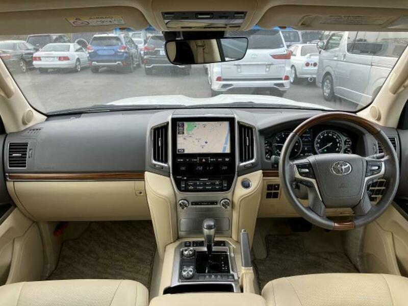LAND CRUISER