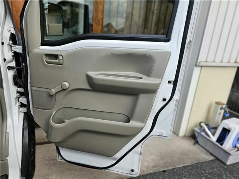 MINICAB VAN