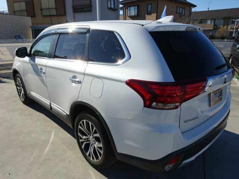 OUTLANDER