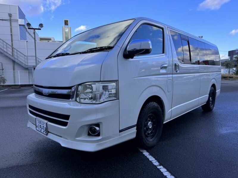 HIACE COMMUTER-0