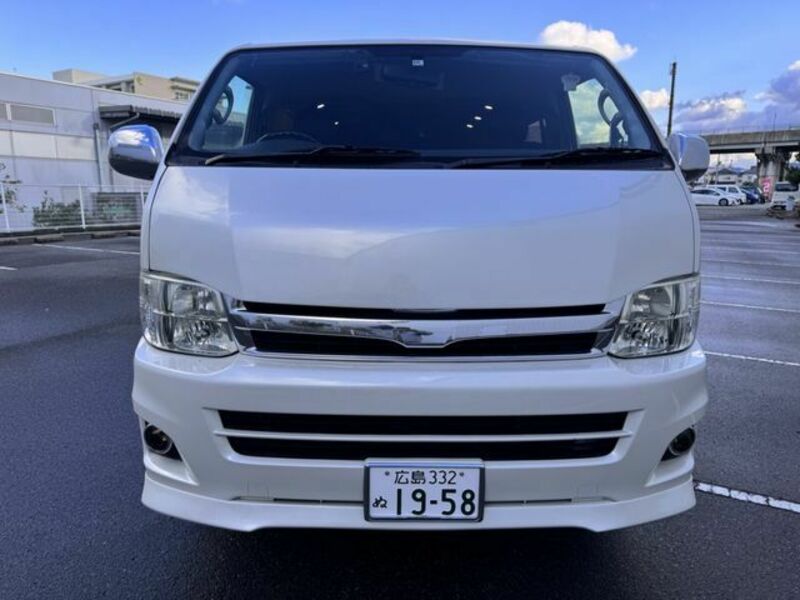 HIACE COMMUTER