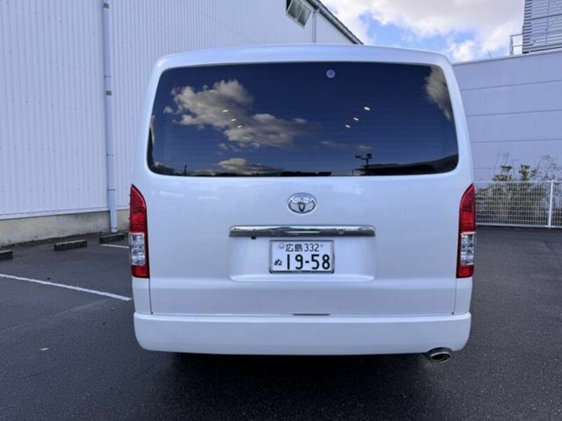 HIACE COMMUTER