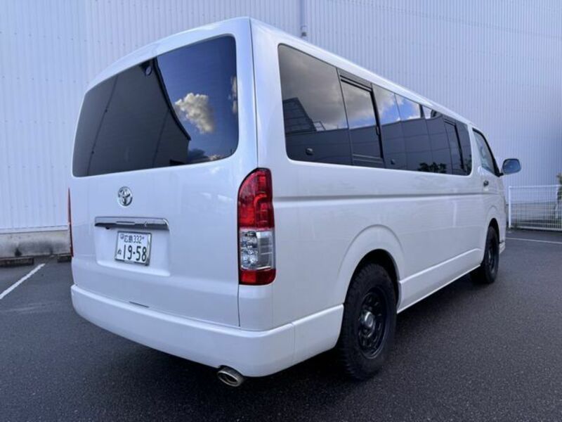 HIACE COMMUTER