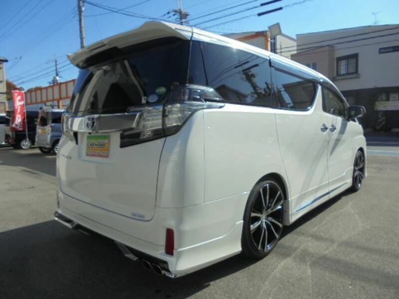 VELLFIRE-1