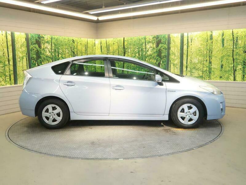 PRIUS-18