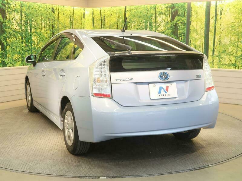 PRIUS-56