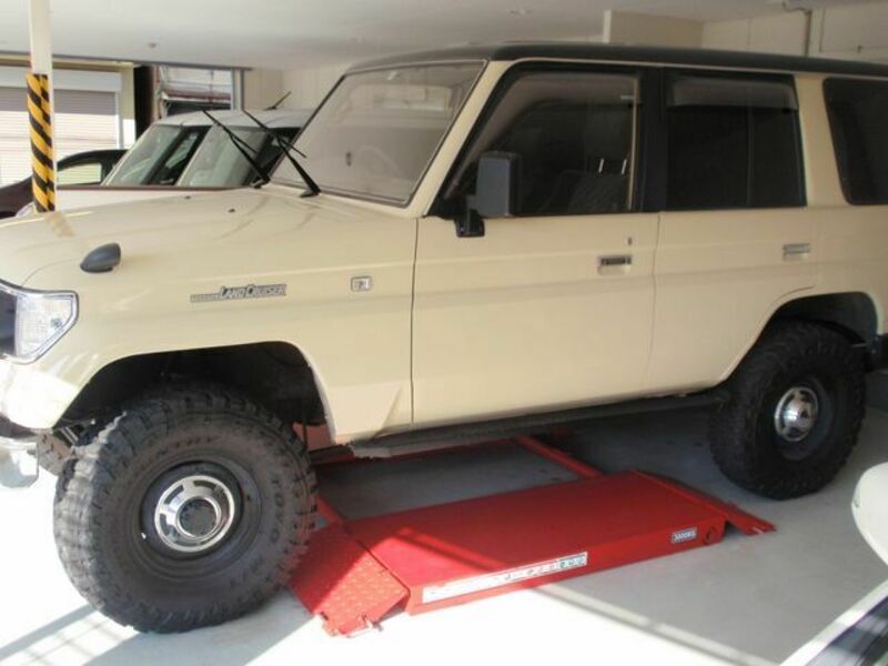 LAND CRUISER PRADO-15