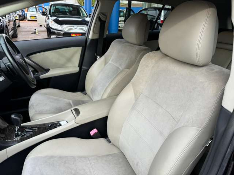 AVENSIS WAGON-17