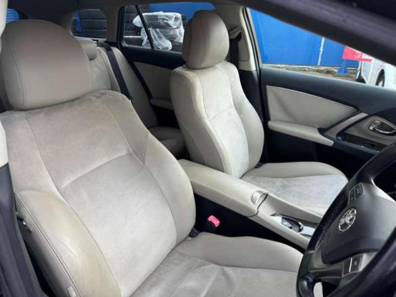 AVENSIS WAGON-16