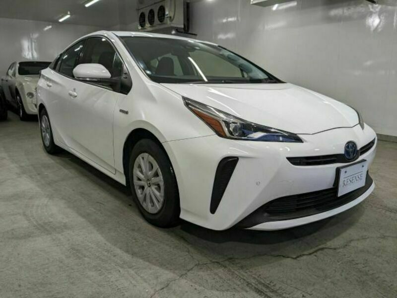 TOYOTA　PRIUS