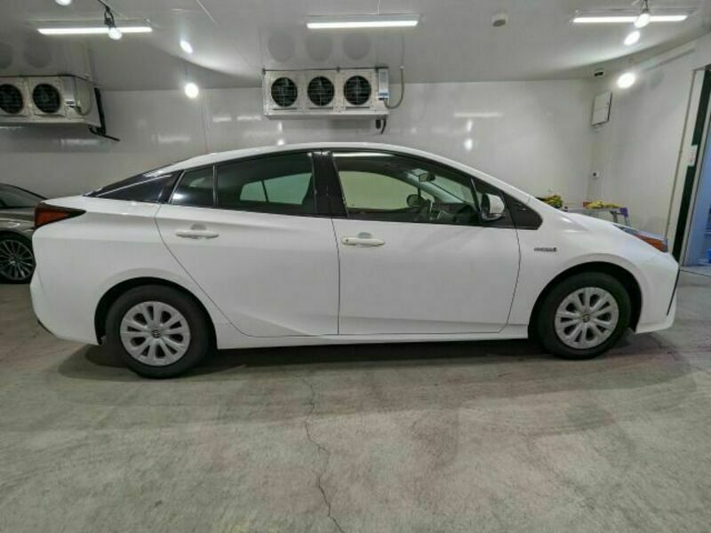 PRIUS-6