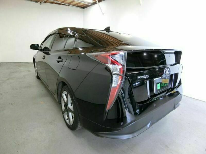 PRIUS-12