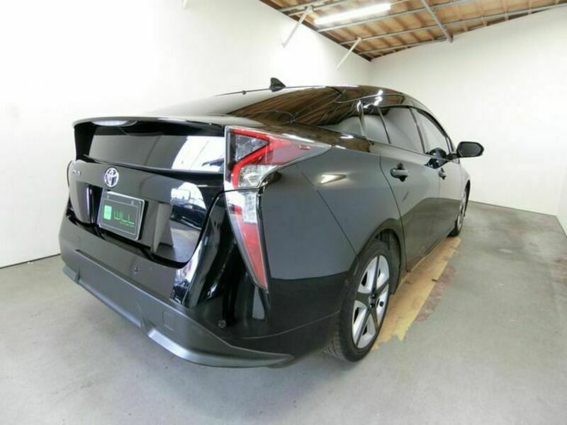 PRIUS-13