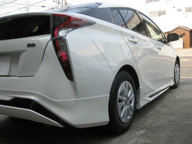 PRIUS-12