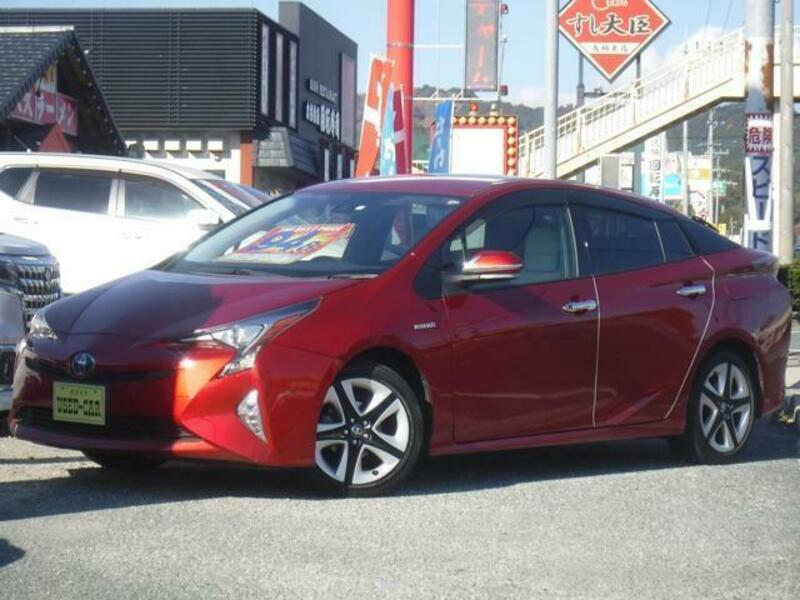 TOYOTA　PRIUS