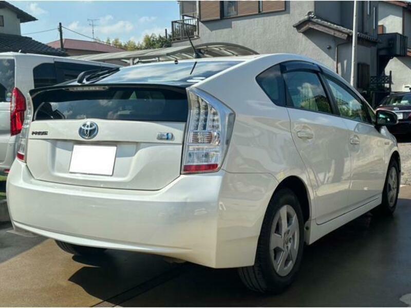 PRIUS-3