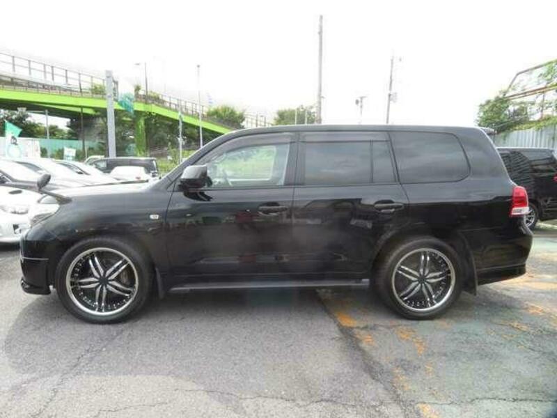 LAND CRUISER