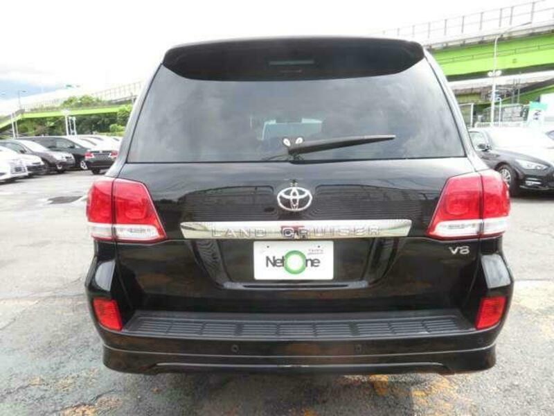LAND CRUISER