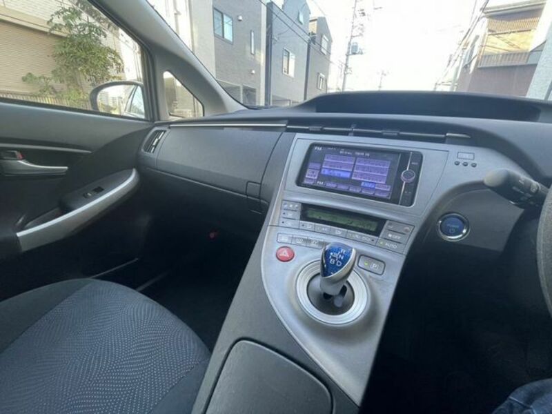 PRIUS-19