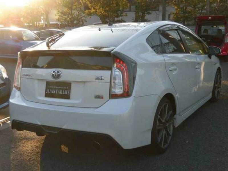 PRIUS-1