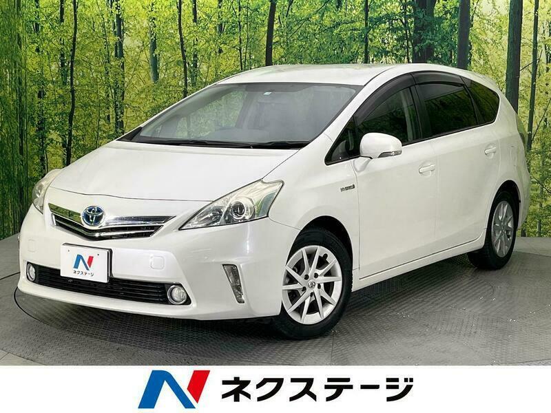 PRIUS ALPHA-37