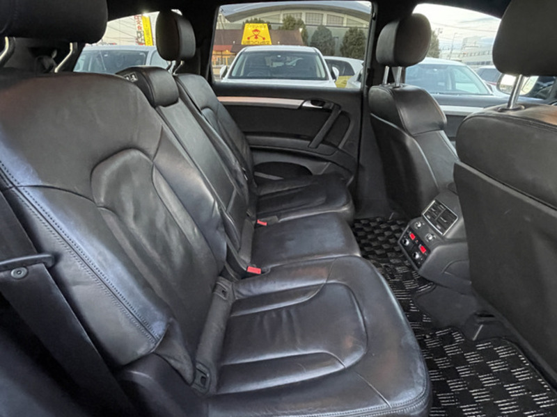 Q7