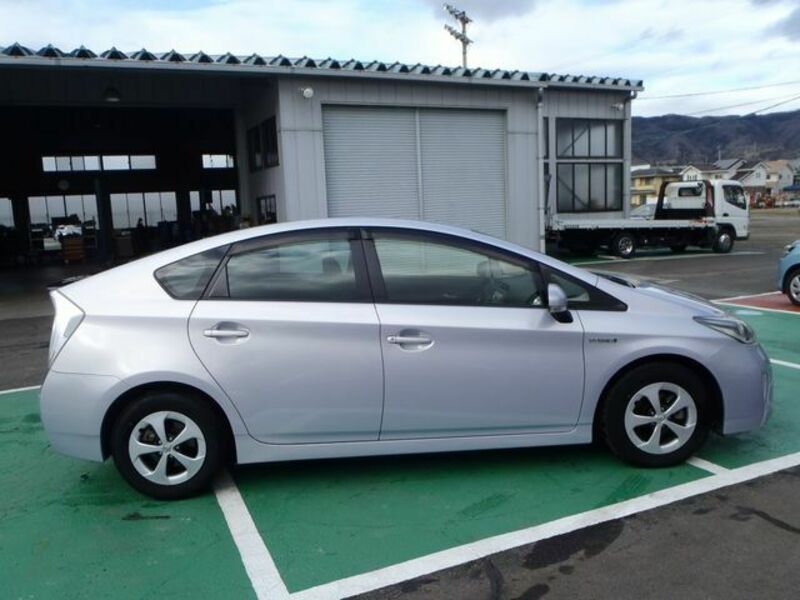 PRIUS-3