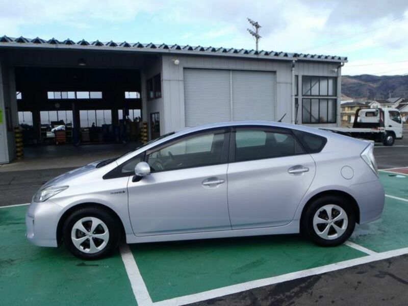 PRIUS-4