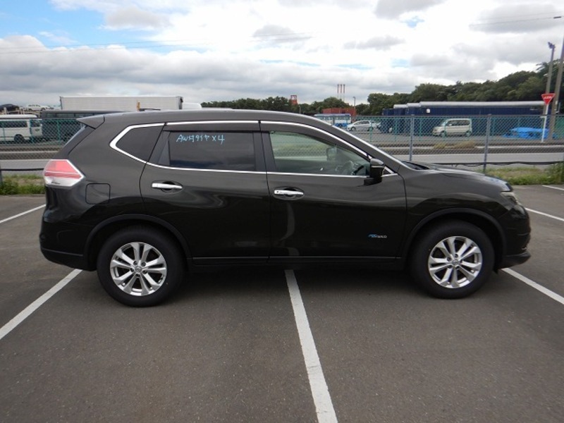 X-TRAIL HYBRID