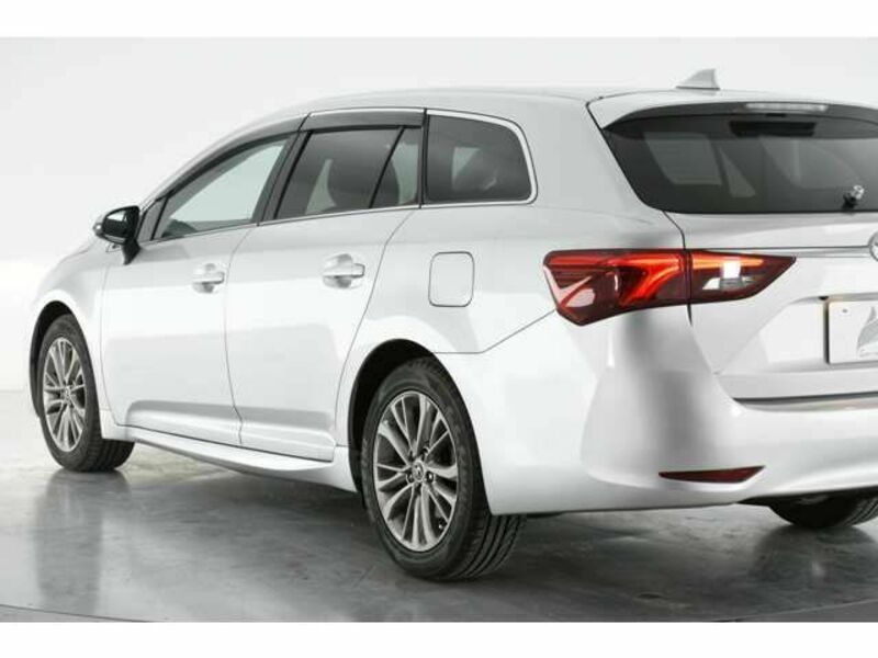 AVENSIS WAGON-6