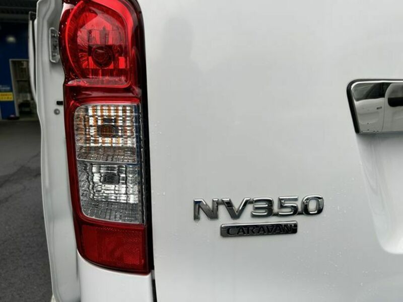 NV350 CARAVAN-27