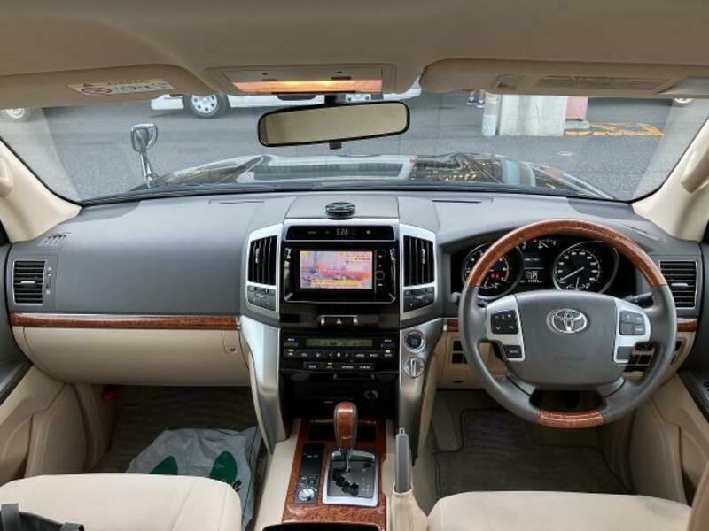 LAND CRUISER