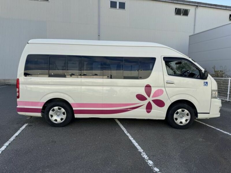 HIACE COMMUTER-7