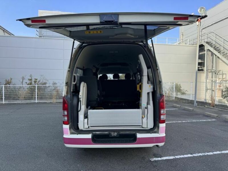 HIACE COMMUTER-21