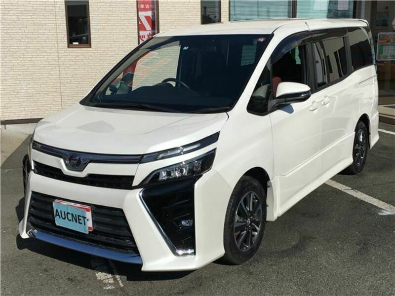 TOYOTA　VOXY