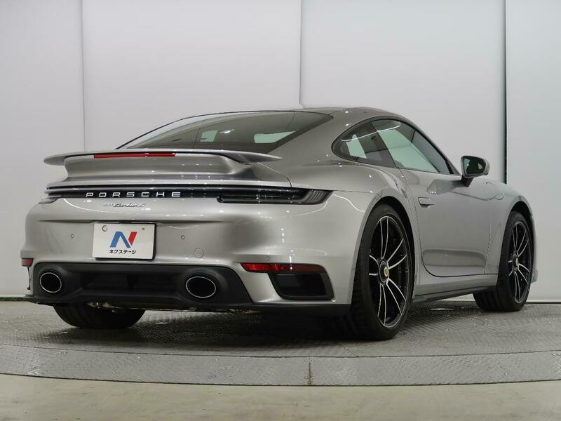 911