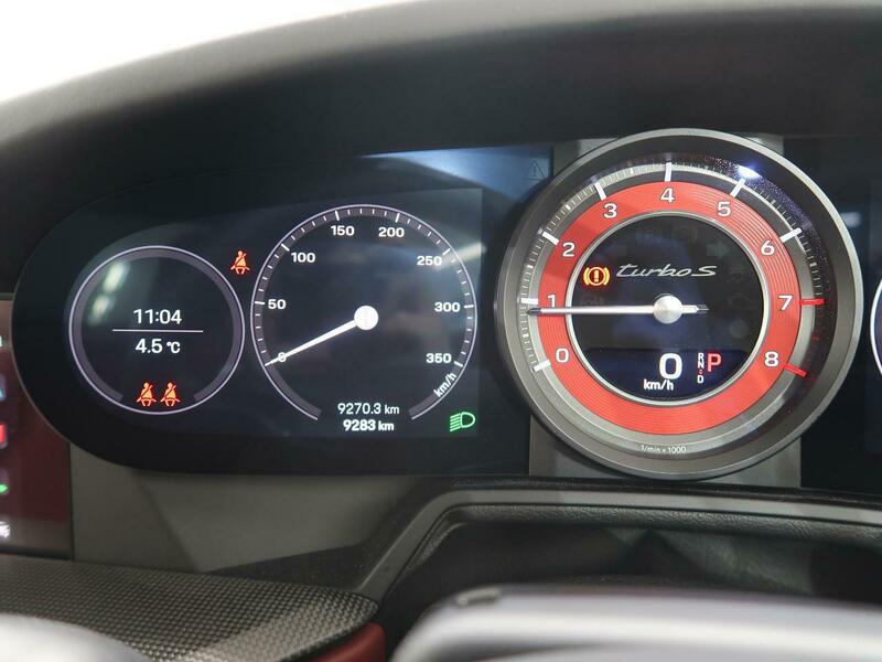 911