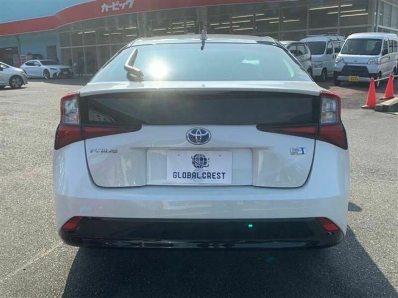 PRIUS-8