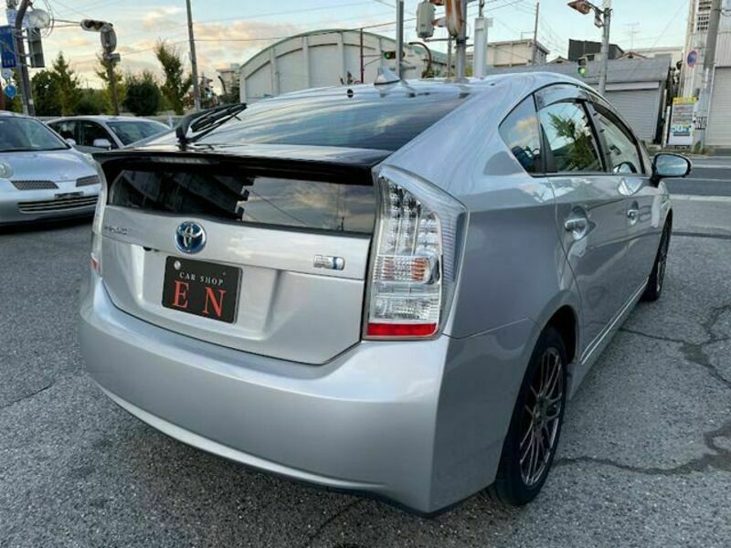 PRIUS-4