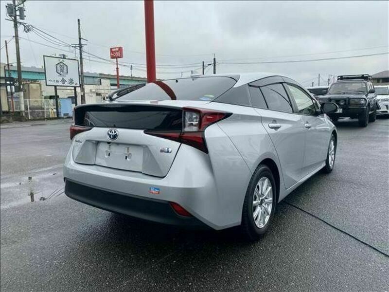 PRIUS-13