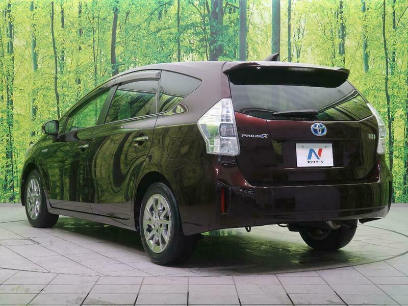 PRIUS ALPHA-74