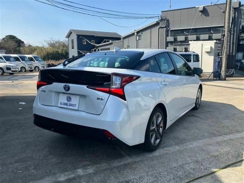 PRIUS-9