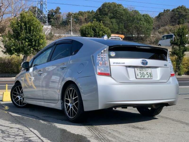 PRIUS-1