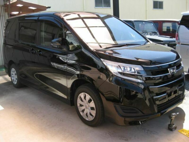 TOYOTA　NOAH