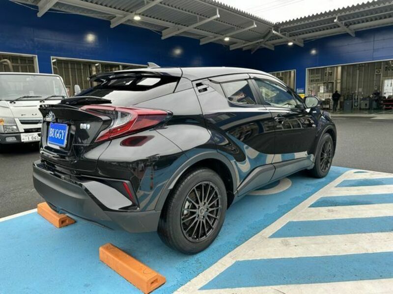 C-HR-4